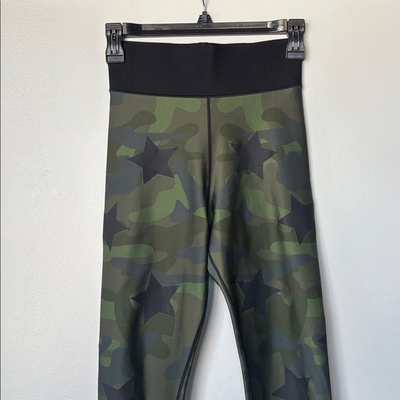 ULTRACOR Green Camouflage Leggings with black stars all over- Elastic waist - Picture 4 of 8